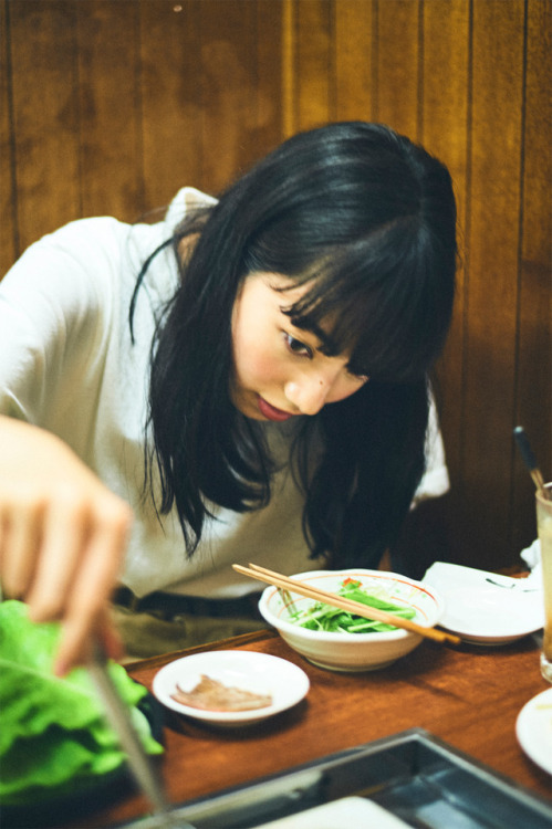 YAKINIKU GIRL!! - 小松菜奈と焼肉を食べに行く。 | CULTURE | GIRL HOUYHNHNM