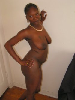 Onlyloveisblackwomen:ghettohoesofcali:thick Fudge See This Real Ghetto Hood Ratt