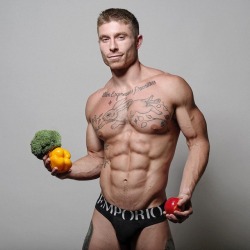   Elija Ohden | @Vegan_Gymratthe Vegan Gym Rat[This And More Here]