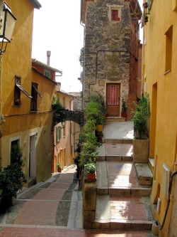 sovlstorm:  Vieux-Nice, France 