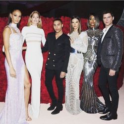 Olivier and his #balmainarmy at the #metgala ❤️ by doutzen