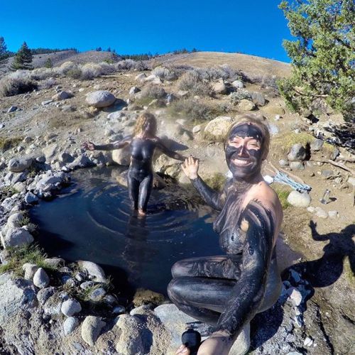 zereshk76: muddysoaks:  Need a nature spa in my life! #sierranevadas #liveyours #gopro #hotspring #h