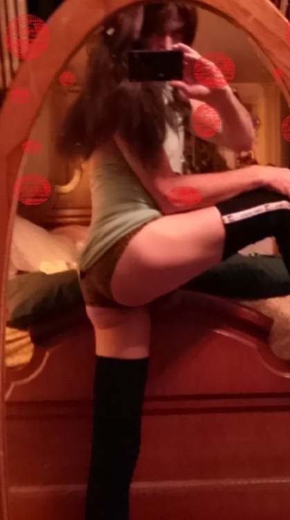 mercedesquinnthetgirlmistress:  Secret Sissy selfies.  lovely  