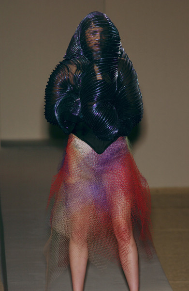 aleworldaddict:Philip Treacy Haute Couture F/W 2001