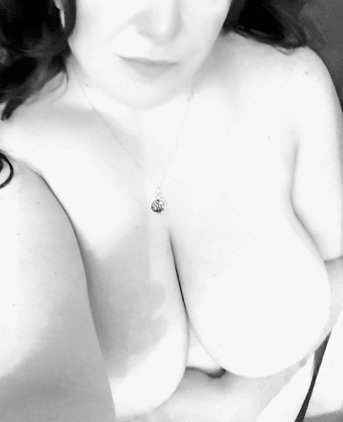 XXX veronicaplaythings:  feeling black and white photo