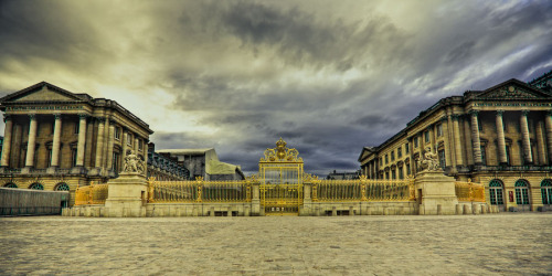 tiny-librarian:On this day in history, May 6th, in 1682, Louis XIV officially moved the French Court