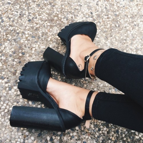 http://forevermydreams93.tumblr.com/post/103123814305