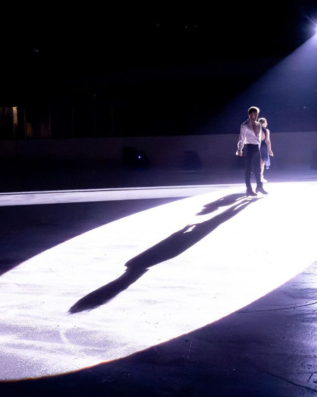 Papadakis and Cizeron performing their exhibition program at the french tour