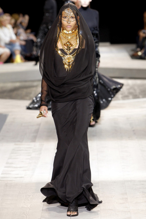 modelmofos: Ana Carolina Reis @ Givenchy Haute Couture F/W 2009-10, Paris
