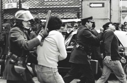 historiasangremuertememoria:  Protesta de estudiantes, Santiago,1983.