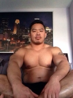 loveasianbears1069:  性感 Please follow me 