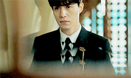 banghae:“Someone..can’t even make a call because he doesn’t have a name. And those two..“