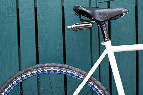 doylestownbikeworks:  All-City Big Block Build-up at Doylestown Bike Works. Photos courtesy of Mind 