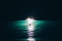 hellofromhawaii:  Night surfing is the new