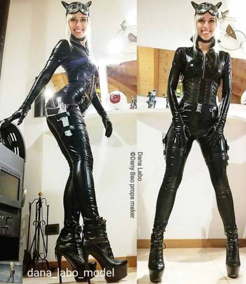 Credit to @dana_labo_model : #catsuit #costume #catwoman #cosplay #comics #mask #spandex #shiny #boo