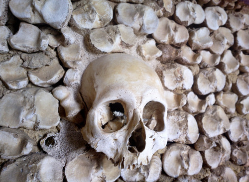 congenitaldisease:The Capela dos Ossos Bone Chapel is an ossuary located in Faro, Portugal. The chap