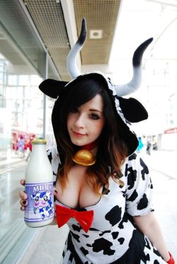 milkjunkie13:  lookspreg:  I’d be up for a little cosplay lactation.  Honestly now, who wouldn’t want their very own cute hucow who is ready, willing and able to give you fresh milk at your beckoning?