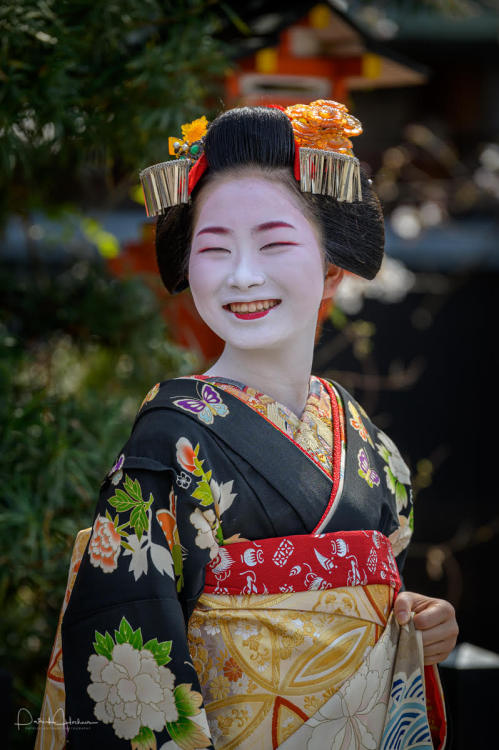 missmyloko:March 26th, 2020: Congratulations to Sayumi (紗友美) of Tsurui (つる居) in Gion Kobu on the occ