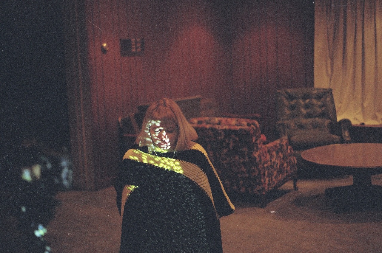 dressingcold:  Tigers Jaw “Hum” video shootWilkes-Barre, PAMarch 2014Website