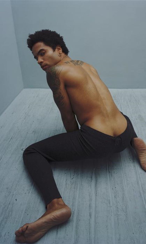 male-and-others-drugs:  Lenny Kravitz 