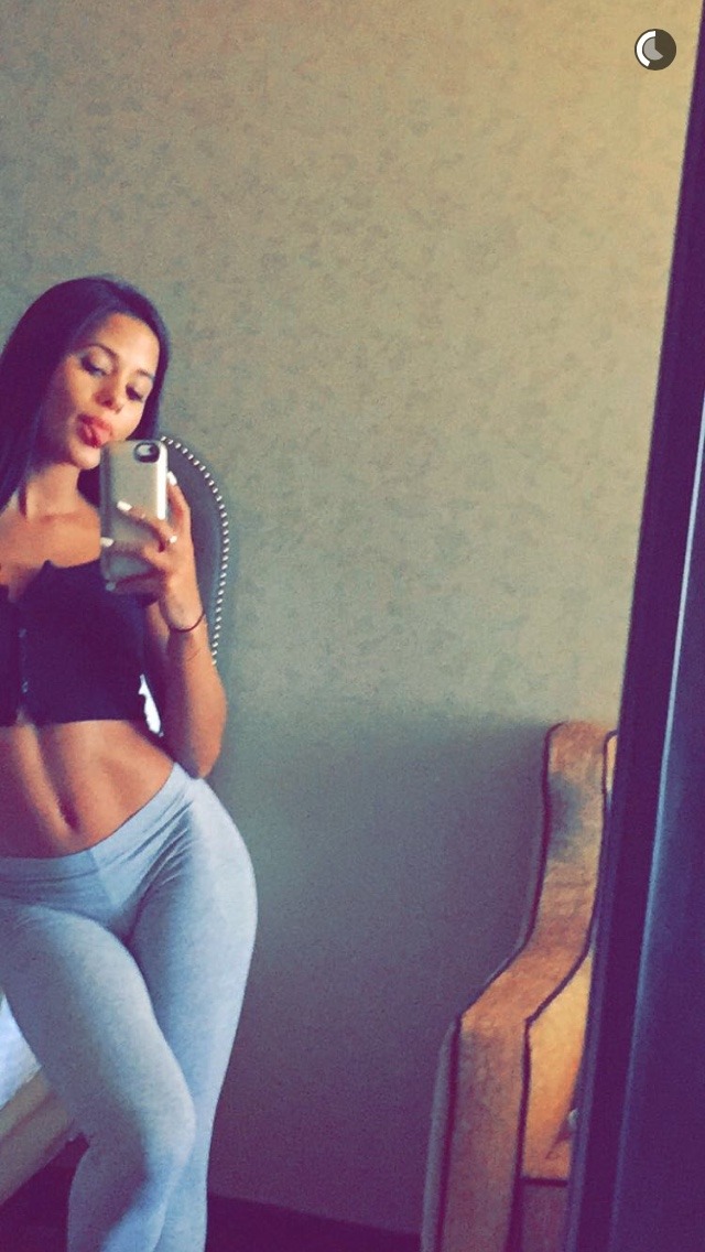  https://www.instagram.com/rachellexsalama/ 
