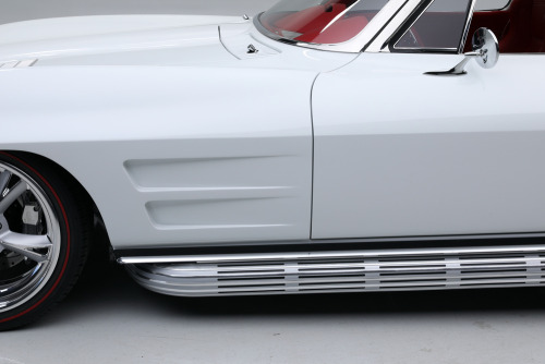 itsbrucemclaren:speedxtreme: 1963 CHEVROLET CORVETTE CUSTOM SPLIT-WINDOW COUPE What machine!!! 