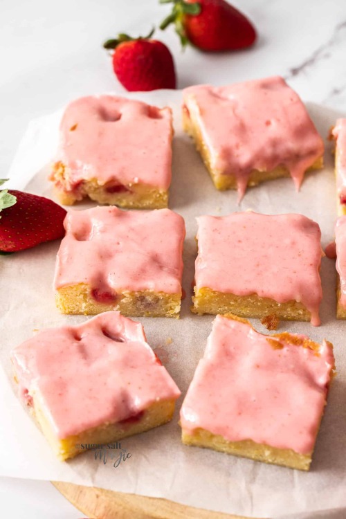 sweetoothgirl: Strawberry Lemon Blondies