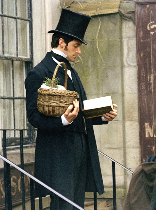 the-garden-of-delights:  Richard Armitage as John Thorton in North and South (TV Mini-Series, 2