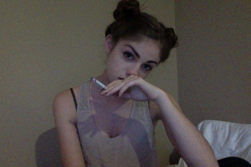 pale-dise:  afrogflesh:  active pale blog ❀  pale???