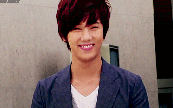 jungminsjuliet:  9 adorable gifs of Park Jungmin. ^^ 