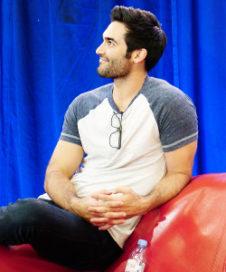 dailytylerhoechlin:   Tyler Hoechlin attends