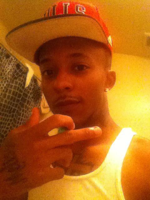 sexyniggaz:  Doe Addictive.. trust me I know! Post more once I get more followers Makes no sense to like and reblog a page but dont follow. Apparently they post things you like lol So follow me! 