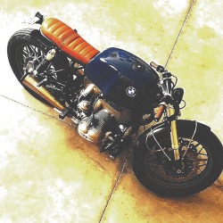 combustible-contraptions:  BMW 1000 Cafe