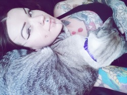 shannakeyes:  Snuck in some mid-day cuddles