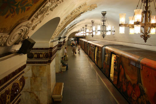 jackviolet: One of the things that is really notable about Moscow and yet not many people outside Russia know about, is how gorgeous the Moscow metro is. These photos? That’s what the metro stations look like. Yeah. They’re called the “People’s