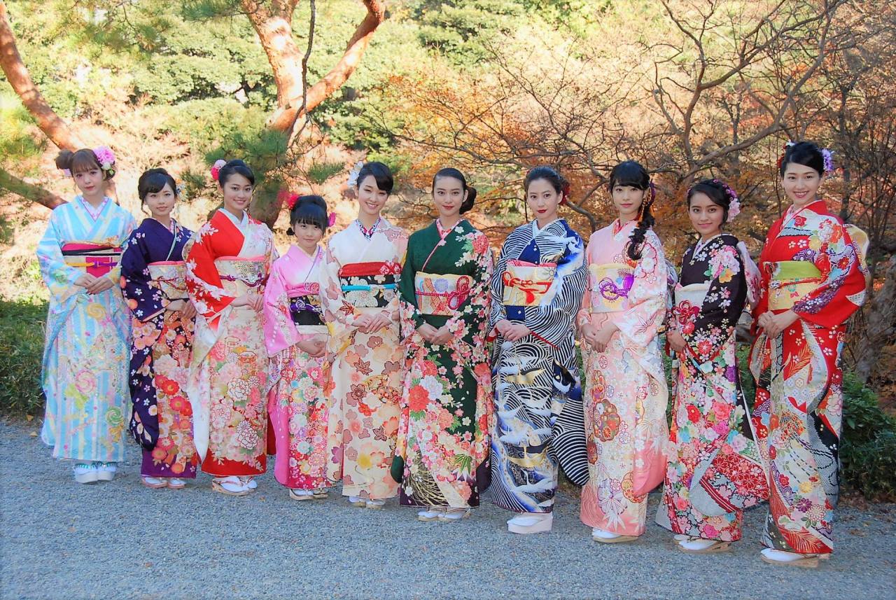 fuckyeahtakeiemi: 2016/12/08 It’s the annual kimono photo session again for Oscar