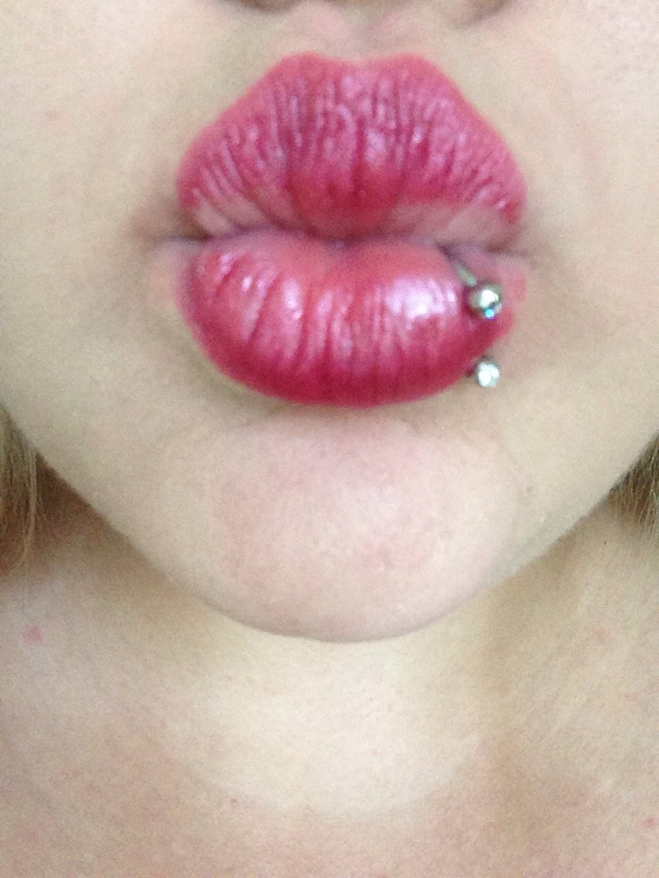 bbwxchick27:  Kisses to my followers :]