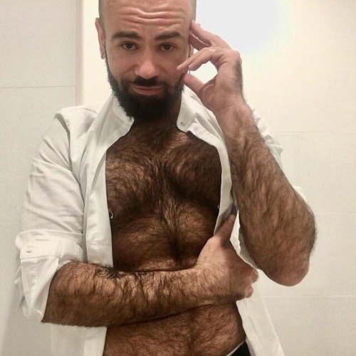 thebearunderground:The Bear Underground - best in masculine hairy menFollow me on my twitter account