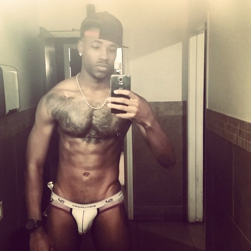 enjeanyus:  ninjadickyoudown:  IG: sway_ninja  1,000 Shades of Speechless 😍😍