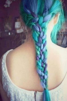 super-who-lock-princess0919:  hijackfarm:  fandoms-ruin-my-life:  chipmunktheseaotter:  How in the world can people have such beautiful hair and it not look like it is dying?! I WANT TO KNOW THEIR SECRETS! So gorgeous. :3 And the styles.  Hair porn,