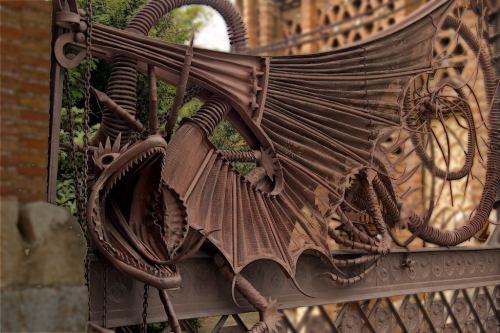 thefabulousweirdtrotters: Dragon Gate of Gaudi - Barcelon - Spain