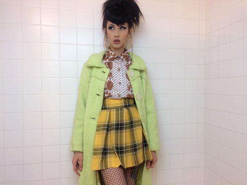 spookypuke:  lillipore:New blog post ~ (via NATASHA LILLIPORE)  that coat though