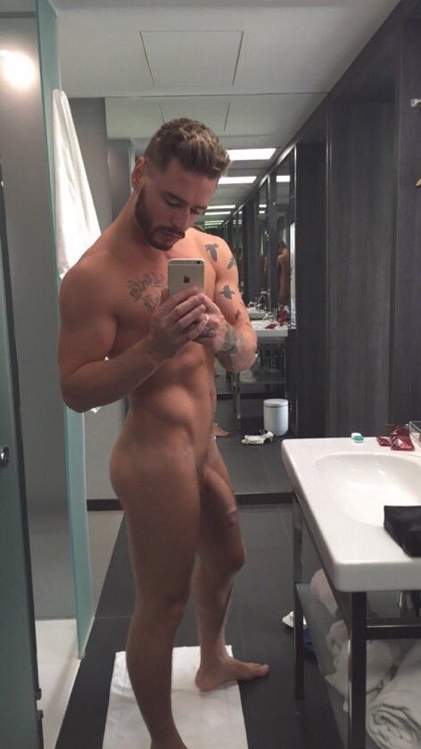 love big cock ,need a big cock guy