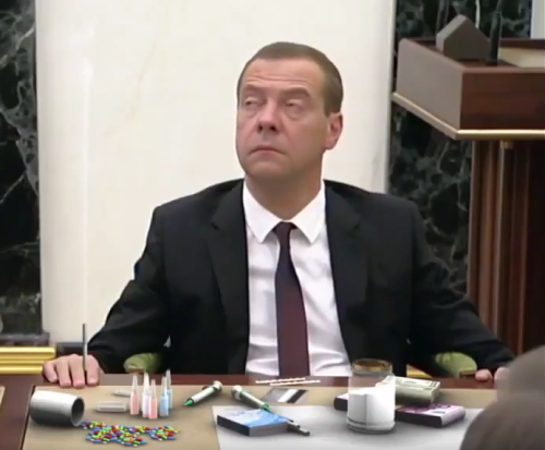 Медведев на работе