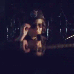 |-/