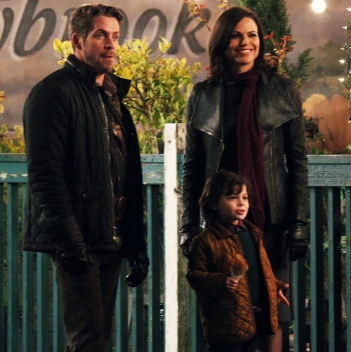 The  scene: Regina and her new love Robin Hood— stroll down Storybrooke’s Main