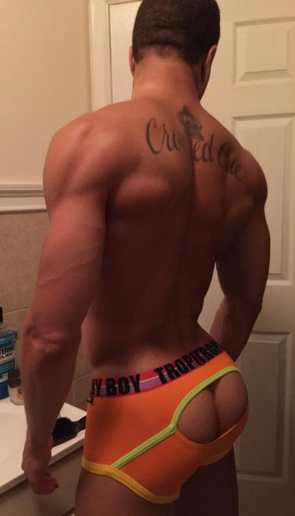 dominicanblackboy:  A hot naked moments with sexy fat gorgeous red ass Crowne One!😍😍😍😍