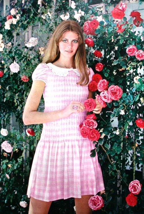 simplymagdorable: Sixties model Charly Stember, Jours de France August 1968