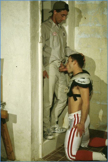 gaysoccerplayer:  FOLLOW ME AT : http://gaysoccerplayer.tumblr.com/