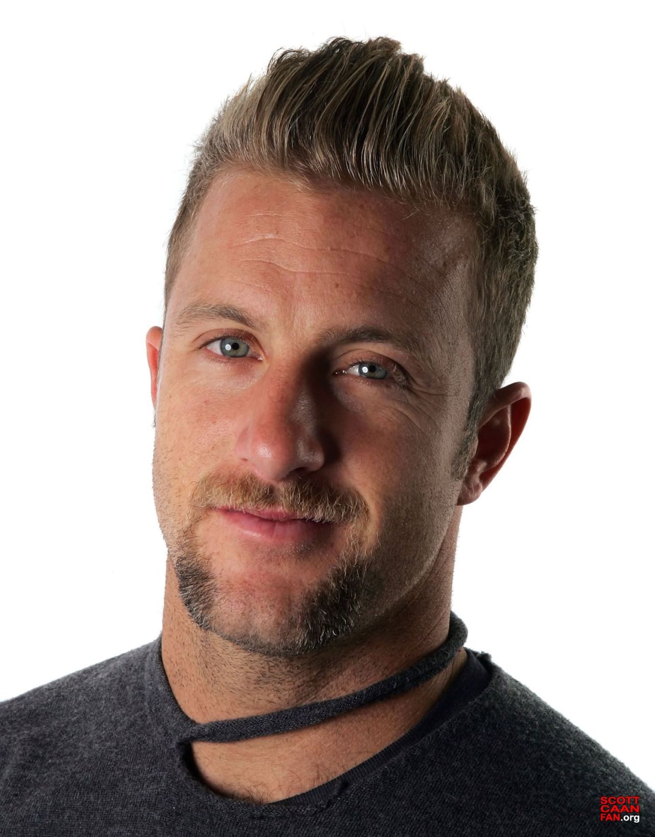 thor-berlin:  ⭐ Scott Caan ⭐ he’s a man!!!  